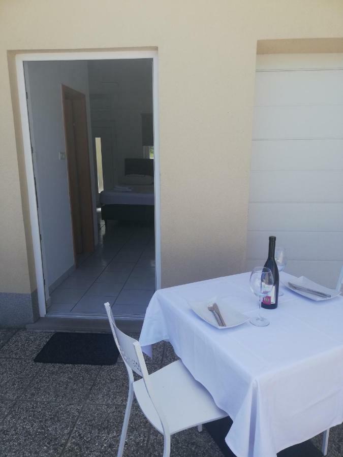 Elli Apartment *